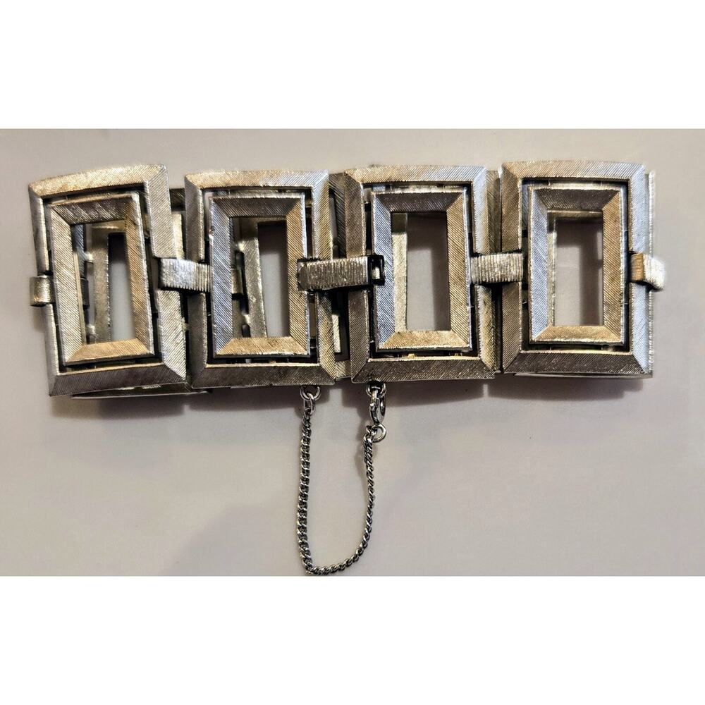 Vintage Crown Trifari Bracelet Brushed Silver Tone Square Link Safety Chain 7” - Picture 4 of 8